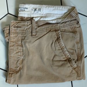 Abercrombie and Fitch Khaki 36 x 32